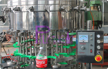 스테인리스 탄화된 음료 충전물 기계, CSD는 자동적인 모자를 씌우는 기계를 병에 넣습니다