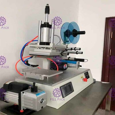 케케묵은 평평한 병 라벨태그기계 2000BPH 병 접착 스티커 세미 오토매틱