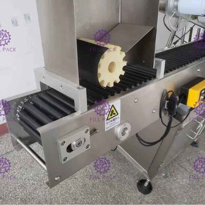 판지 상자는 레테르를 붙이/라벨 붙이는 사람 기계/장비/선/식물/체계/단위를 자루에 넣을 수 있습니다