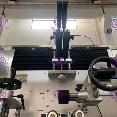 2L 애완 동물 병과 병 마개를 위한 자동적인 레테르를 붙이는 기계