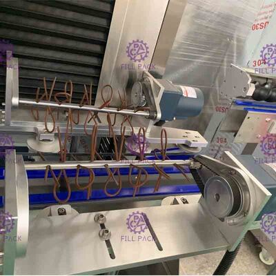 Panasonic 운전사를 가진 두 배 모는 4개의 잎에 의하여 설치되는 병 레테르를 붙이는 기계