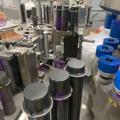 2/두 배 맨 위 목 몸 접착성에게 스티커 레테르를 붙이고는/라벨 붙이는 사람 기계/장비/선/식물/체계/단위