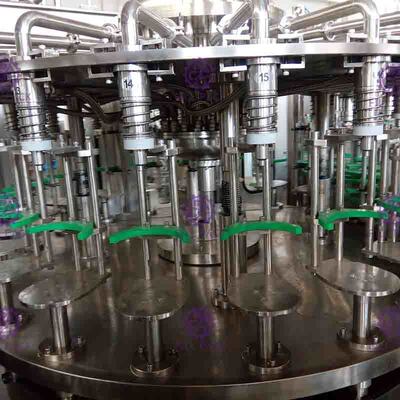 다기능 8개의 머리 식용수는 5L 병을 위한 채우는 식물 800BPH를 병에 넣습니다