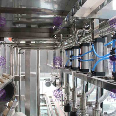 채우는 모자를 씌우는 장비/식물/기계/체계/선을 헹구는 물통/배럴/갤런 병에 넣은 물