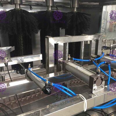 물통/배럴/갤런 병에 넣은 물 장비/식물/기계/체계/선을 일으키기